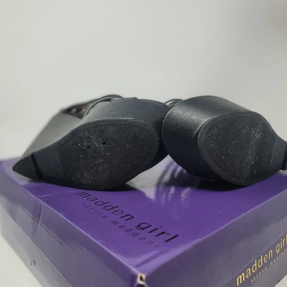 Madden girl Strappy Wedge Size 6 - Picture 4 of 4